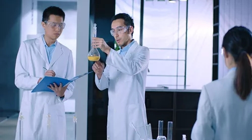 腾博会官网科研职员照片