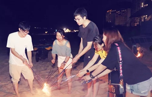 腾博会官网人晚宴篝火