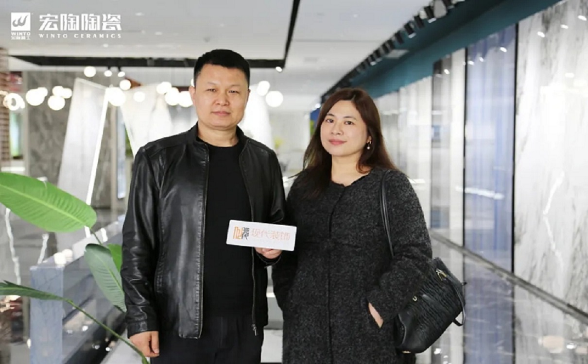 腾博会官网陶瓷品牌岩板展厅留影