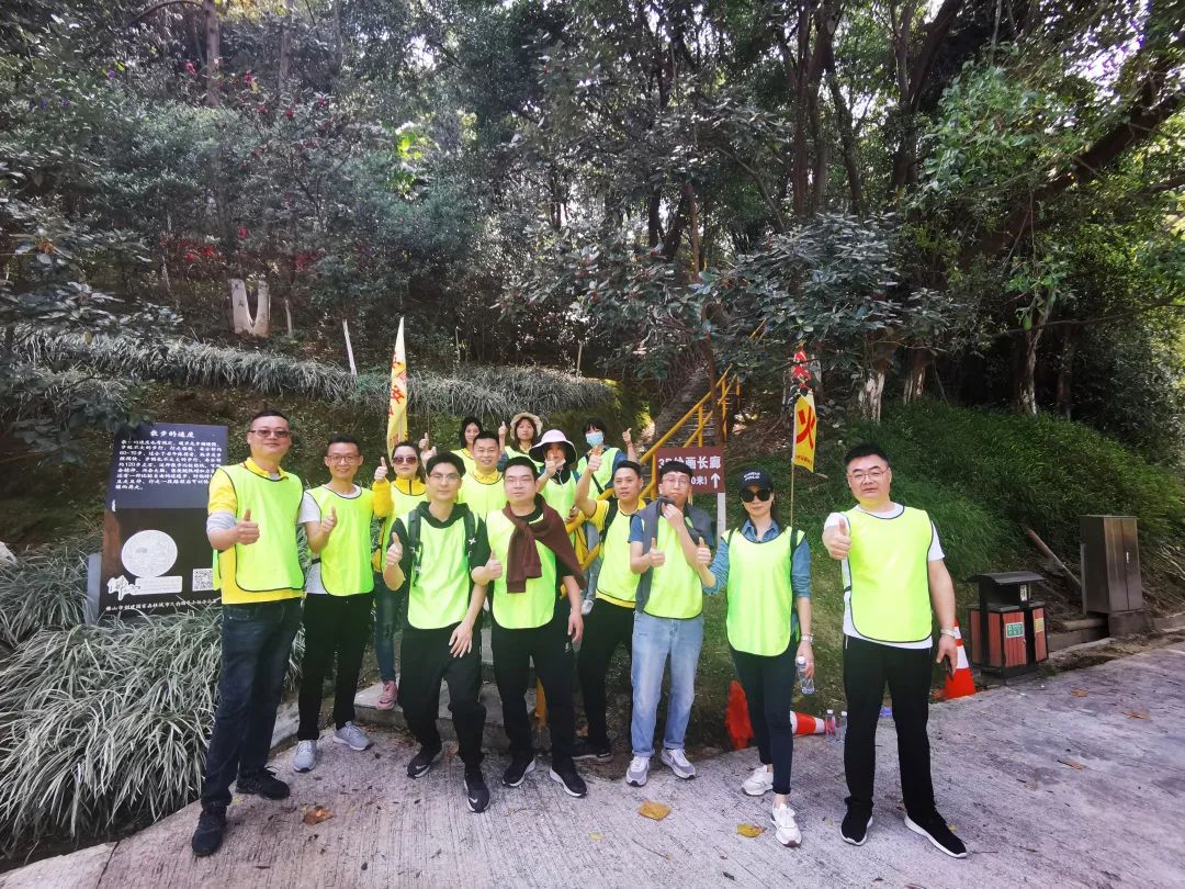 腾博会官网.地砖团队角逐完毕合影